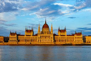 Das Parlamentsgebäude in Budapest an der Donau