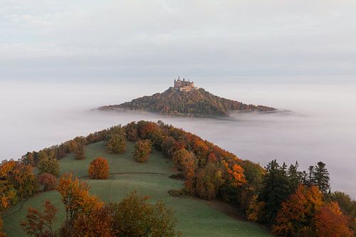 Mistzee bij kasteel Hohenzollern - een herfstdroom in de Schwäbische Alb