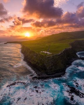 Farol do Albarnaz – Sunset over the Atlantic Ocean by Ewold Kooistra