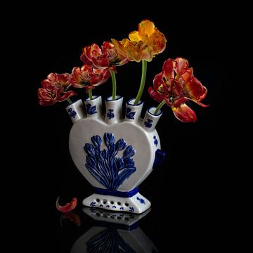 Tulips in vase, Delft blue II by Klaartje Majoor
