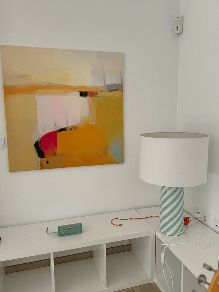Peinture abstraite dans des tons principalement jaunes par Studio Allee