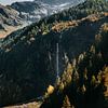 Mooi dal met waterval in Oostenrijk (Alpen) van Yvette Baur