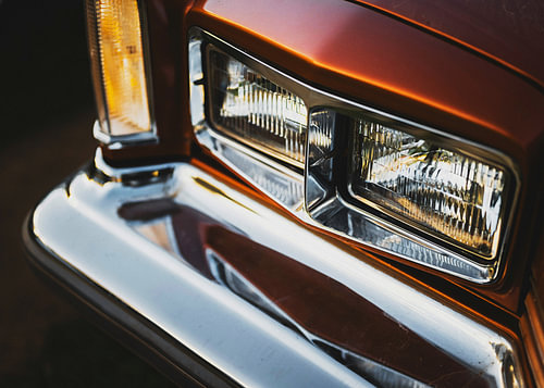 Eine Nahaufnahme eines klassischen Oldtimers