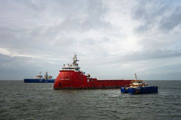 Offschore schepen Energy Partner, Bibby Wavemaster Horizon & Eems Wave van Jan Georg Meijer