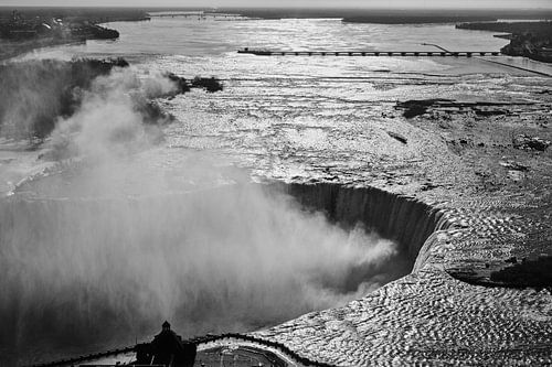 Niagara Falls at sunrise in black and white