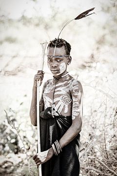"Ethiopië Mursie krijger Omovallei" van Albert van de Meerakker