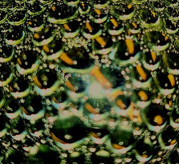 een waterdruppel in een andere demensie van Kaleidoscopephotography
