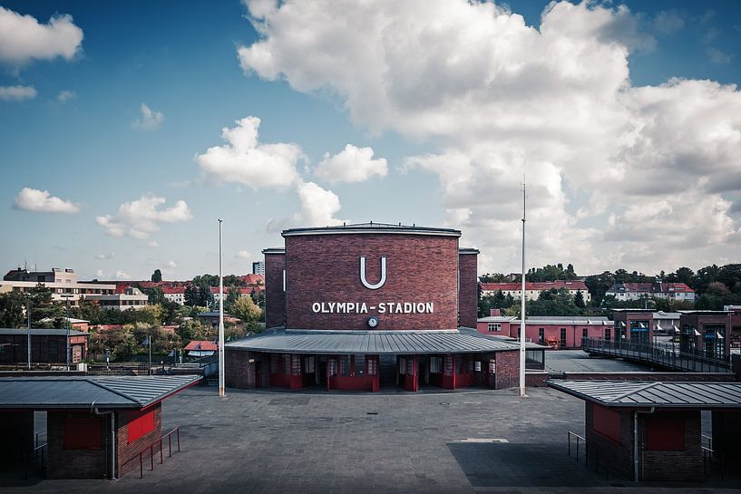 Berlin – U-Bahnhof Olympia-Stadion von Alexander Voss