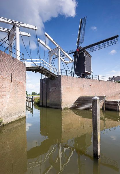 Drawbridge and mill of Heusden by Rob Kints