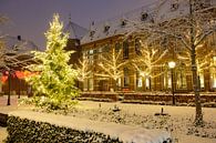 Noël au Nieuwe Markt à Zwolle avec de la neige, des lumières et un sapin de Noël par Sjoerd van der Wal Photographie Aperçu