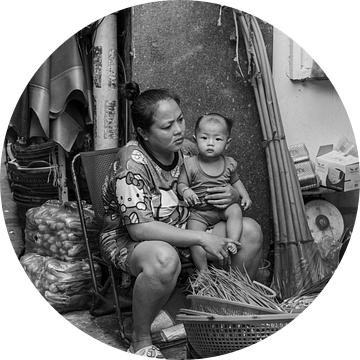 Hele families wonen bij elkaar in een huis in Vietnam van Bart van Lier