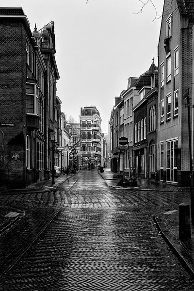 Een verlaten Hamburgerstraat in Utrecht op een druilerige dag (1) par André Blom Fotografie Utrecht