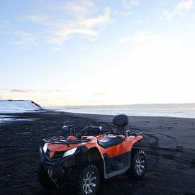 Quad ride on volcanic beach in Iceland by Guido Boogert