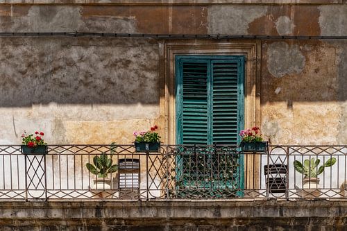 Balkon in Noto op Sicilië.