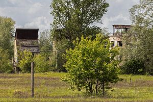 Alter Flugkontrollturm und historischer Motorenprüfstand - Lost Place Alter Flugplatz Rangsdorf