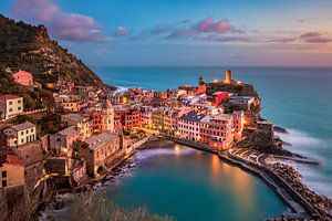 Sonnenuntergang in Vernazza, Italien von Michael Abid