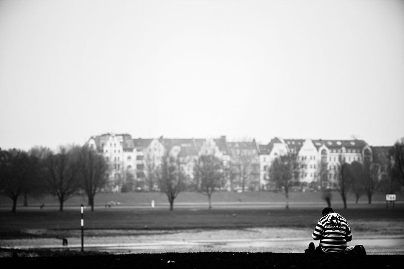 Homme devant le Rhin par Martn Bondzio