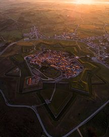 Sternförmige Festung von Almeida bei Sonnenuntergang von Ewold Kooistra