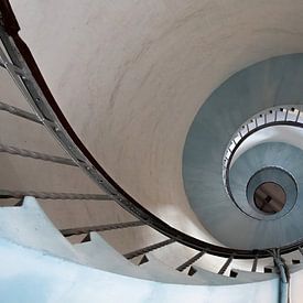 Wendeltreppe im Leuchtturm von Hvide Sande 1 von Anne Ponsen