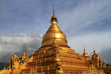 Boeddhistische stoepa in Myanmar van Gert-Jan Siesling