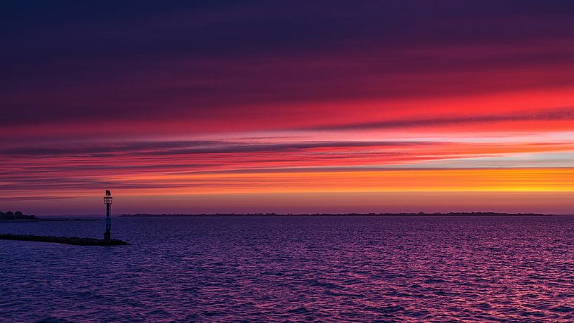 Even voor zonsopkomst, Grevelingen. by Bram van Broekhoven