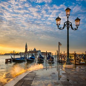 Lever de soleil sur le Grand Canal à Venise, Italie