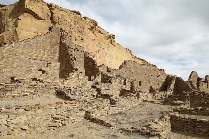 Pueblo Bonito (Pueblo culture) Building in Chaco Canyon, US state of New Mexico USA by Frank Fichtmüller