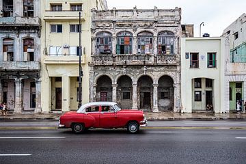rode auto op de malecon Havana