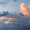Wolken im Abendlicht von Visuals by Justin