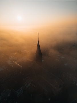Kerktoren in Dokkum van Erik Lei