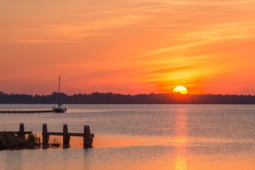 Zonsondergang aan het water