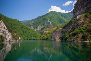Le lac Komani