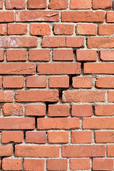 Crack in masonry by Heiko Kueverling