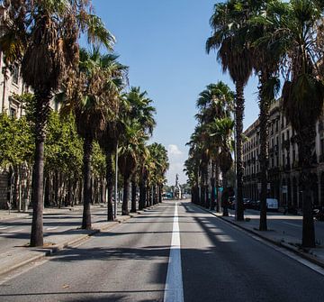Straat in Barcelona van Joyce Schouten