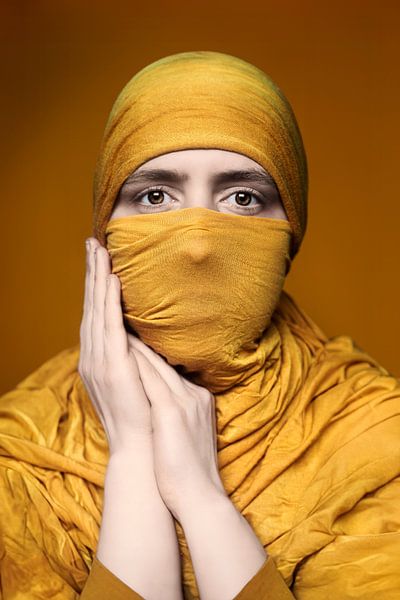Portrait of Strength and Warmth with yellow Nikab making her look like a sunflower by Elianne van Turennout