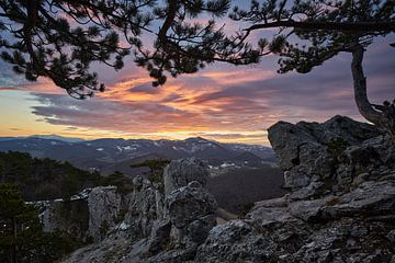 Dramatische lucht na zonsondergang in de bergen van WittholmPhotography