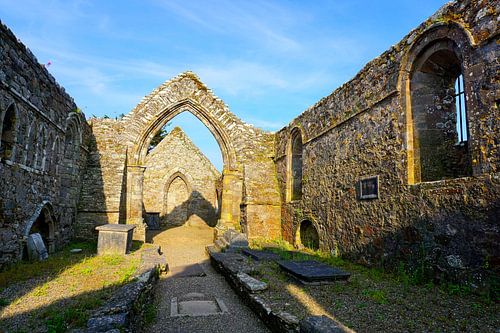 Binnen in de legendarische Rock of Cashel in Ierland