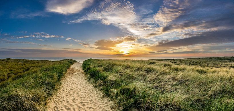 Strand Paal 15 Duin Zonsondergang Texel  van Texel360Fotografie Richard Heerschap