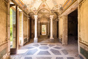 Hallway in an Abandoned Villa. by Roman Robroek - Photos of Abandoned Buildings