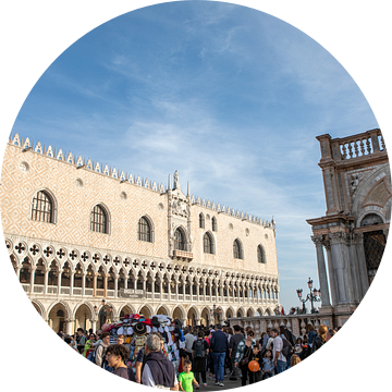Het Dogenpaleis op het San Marcoplein in Venetië van t.ART