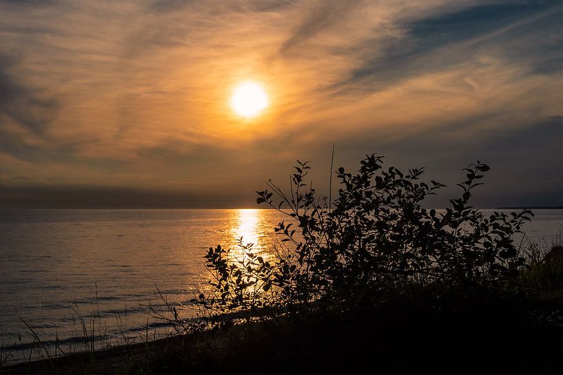 Sunset on the Baltic Sea coast in Nienhagen, Germany par Rico Ködder