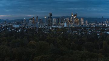 Frankfurt vom Goetheturm in der blauen Stunde
