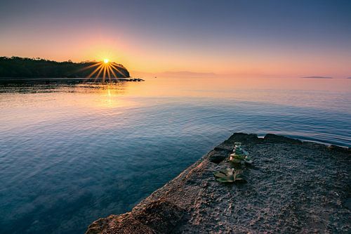 Uitzicht vanaf de oude loopbrug naar de zon