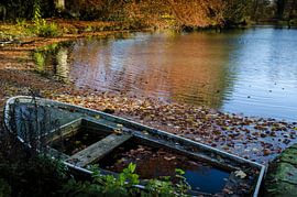 Bootje in de herfst by Photography by Karim