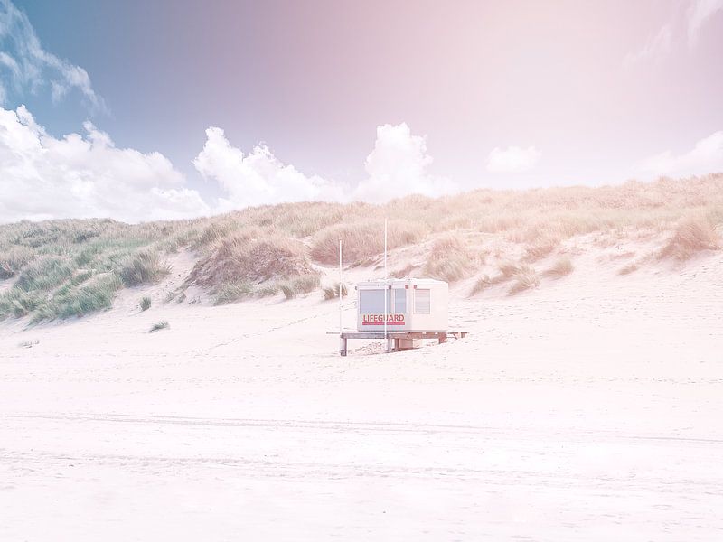Lifeguard beach Vlieland, Netherlands by Stephan Knoop