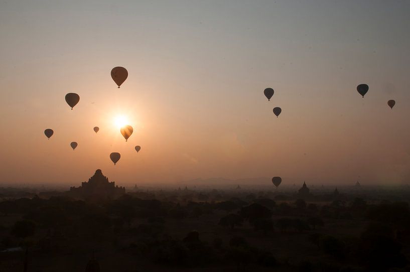 Luchtballonnen bij zonsopgang van Marja van Noort