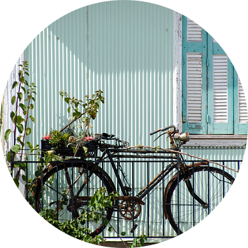 fiets op het balkon van IvanHees_fotografie