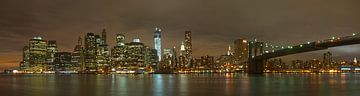 Panorama Skyline Manhattan met Brooklyn Bridge van Tineke Visscher