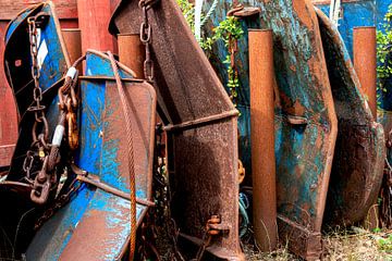 Colourful scrap iron by Hanneke Luit