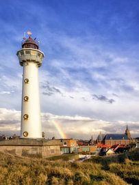 Regenboog achter vuurtoren Egmond aan Zee